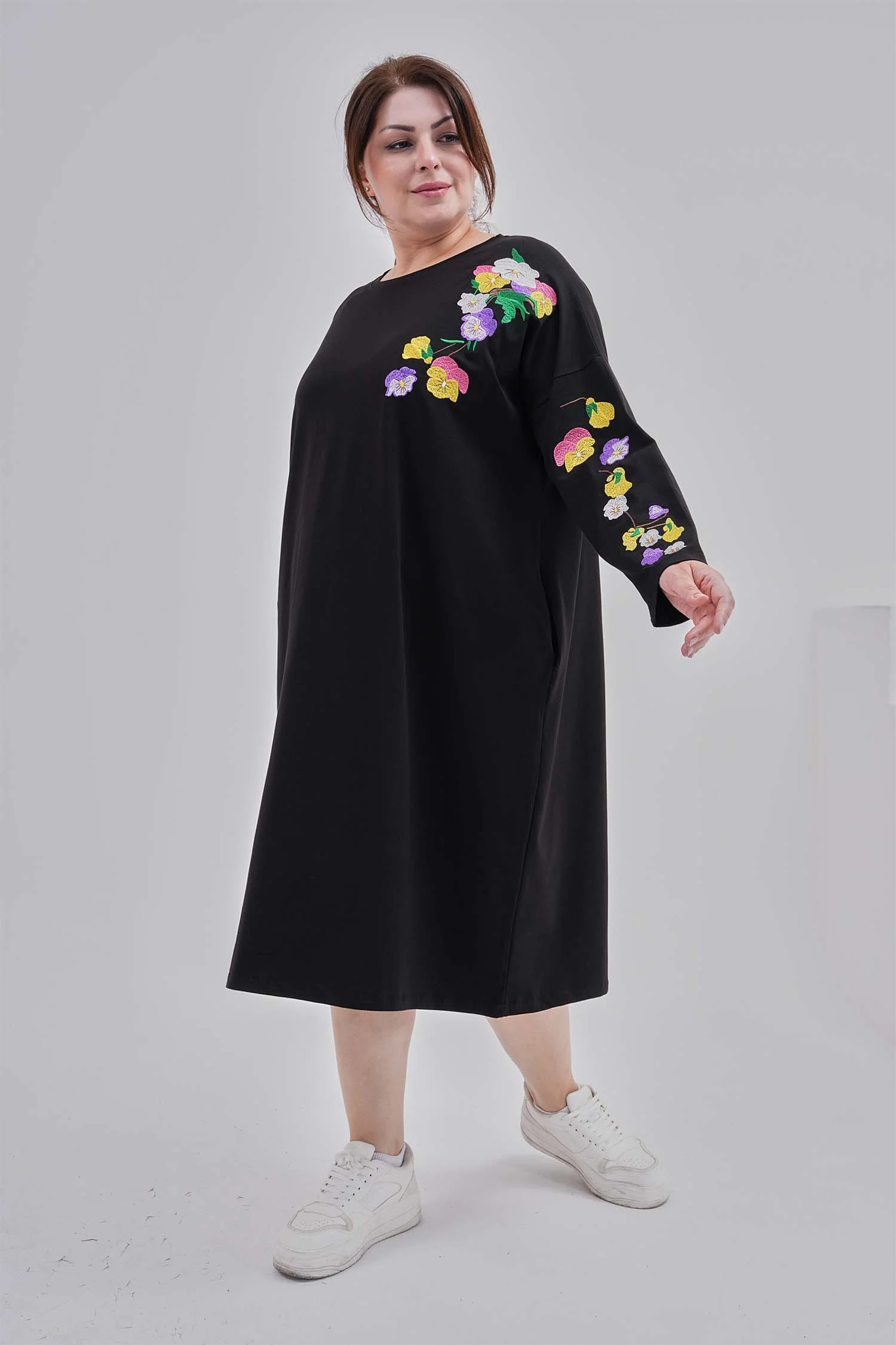 NOVÉ! Šaty s výšivkou - Jedna velikost